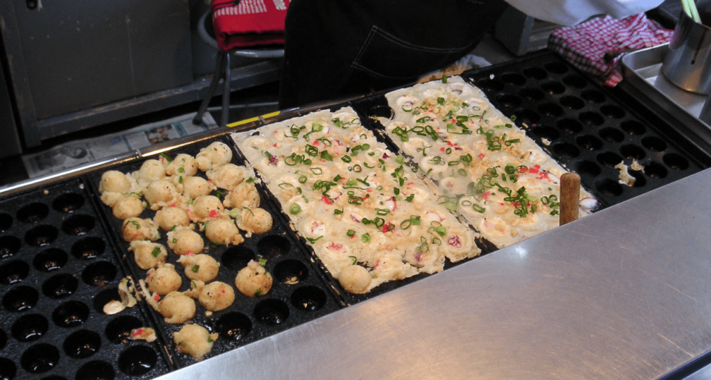 Takoyaki en preparación