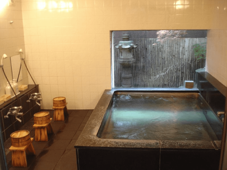 Disfrutar de un baño japonés es una experiencia cultural única